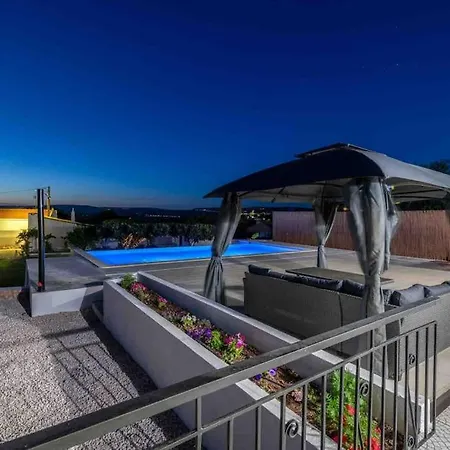 Casa Emella Luxury